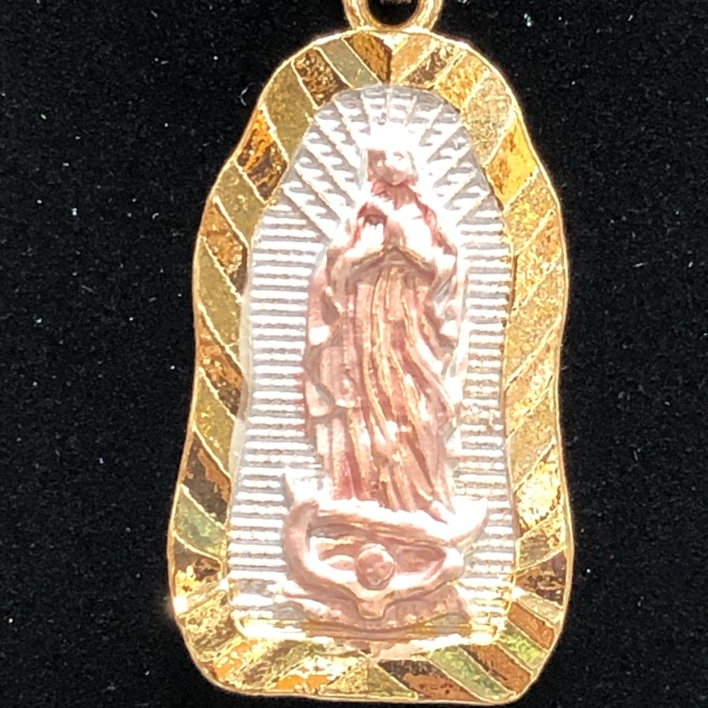 Virgin Mary pendent chain necklace